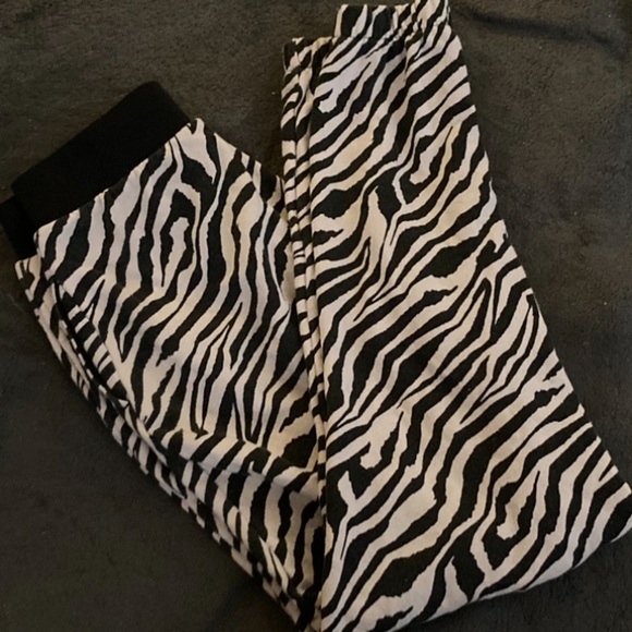 Victoria’s Secret Sport Joggers Sweatpants Zebra VS Logo Size extra small VSX - Picture 2 of 12